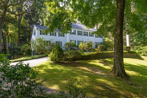 36 The Gln, Locust Valley, NY, 11560-2212 | Card Image