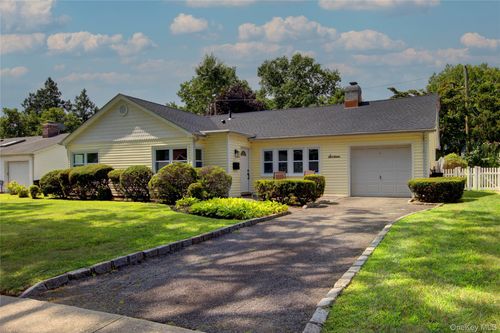 16 Linden St, Garden City, NY, 11530-1811 | Card Image