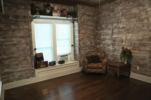 1307 Granbury St, Cleburne, TX, 76033-4322 | Card Image
