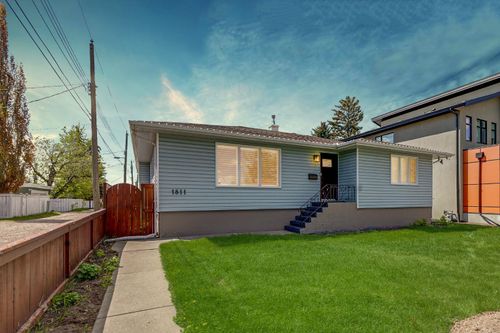 1811 13 Avenue Nw, Calgary, AB, T2N1L4 | Card Image
