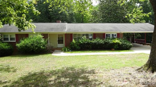 1515 Rhyne St, Shelby, NC, 28152-7122 | Card Image