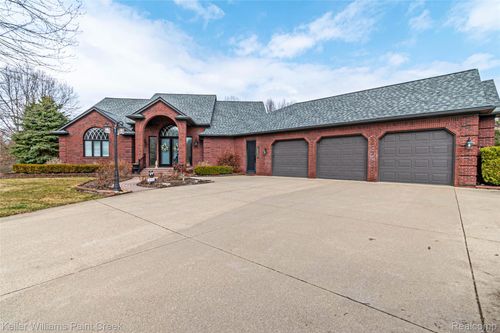 4998 Menominee Ln, Clarkston, MI, 48348-2276 | Card Image