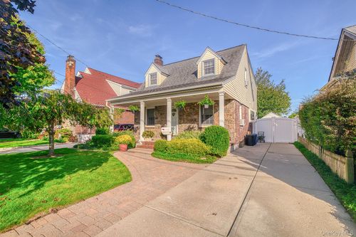 2531 Mount Ave, Oceanside, NY, 11572-1517 | Card Image