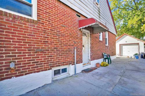 115 237th St, Elmont, NY, 11003-3923 | Card Image