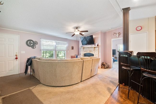 1231 Peach Creek Rd, House other with 4 bedrooms, 2 bathrooms and null parking in Waelder TX | Image 11