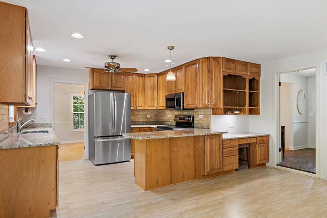 5 Hawthorne Rd, House other with 4 bedrooms, 3 bathrooms and 2 parking in Barrington IL | Image 12
