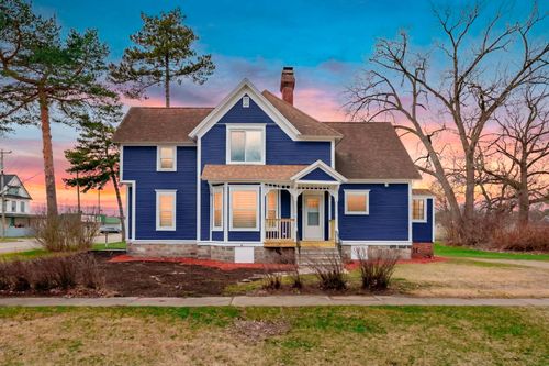 125 E Delaware St, Decatur, MI, 49045-1131 | Card Image