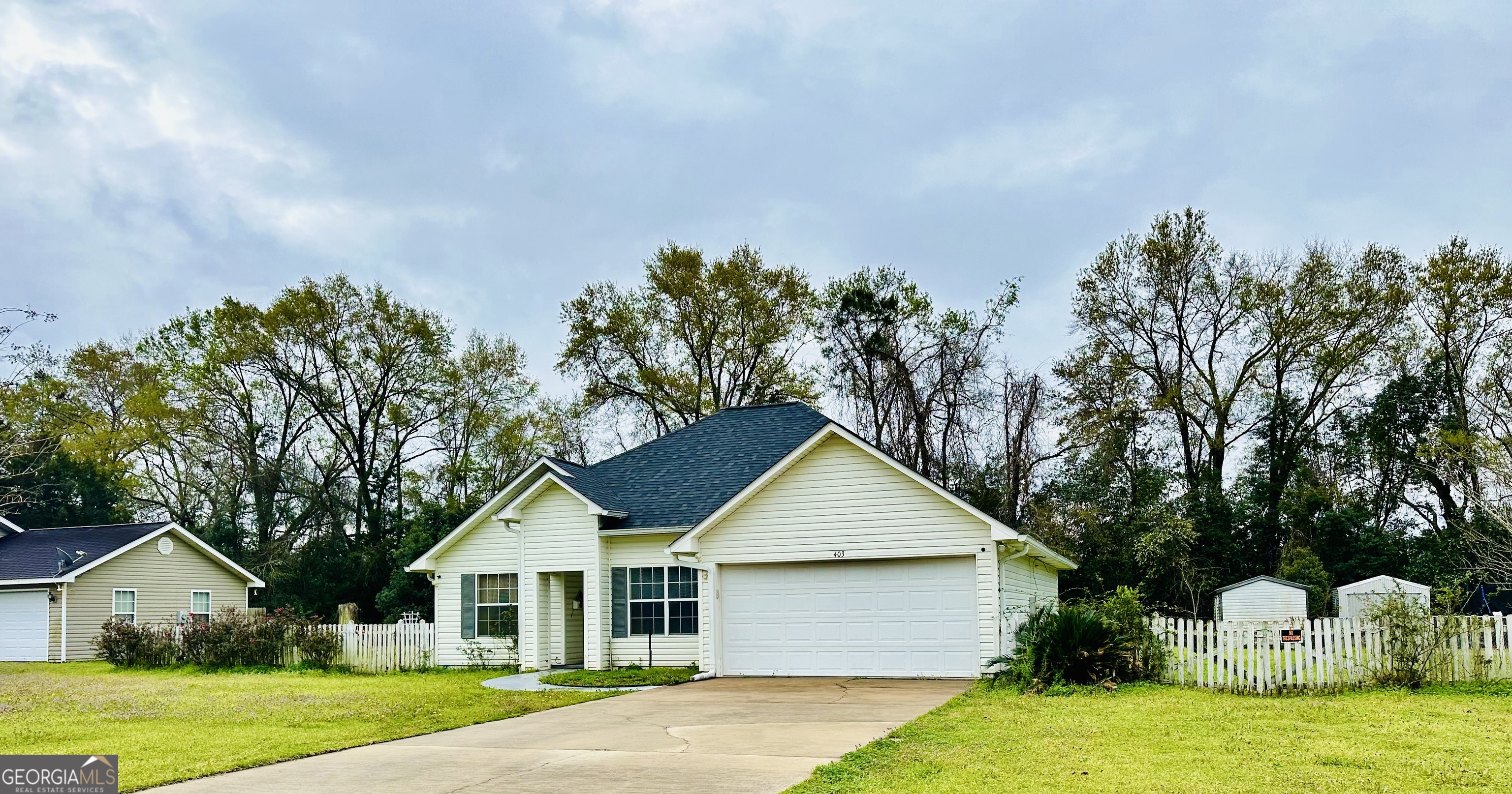 Lamplighter Ln, Waycross, GA 31503