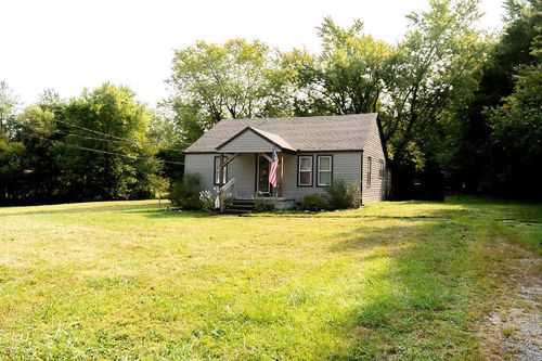 410 College Hill Rd, Waco, KY, 40385-9730 | Card Image