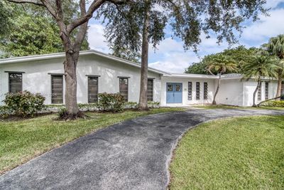 7805 Sw 165th St, House other with 4 bedrooms, 3 bathrooms and null parking in Palmetto Bay FL | Image 1