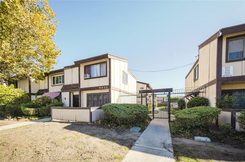 26-9318 Van Nuys Blvd, Panorama City, CA, 91402-6069 | Card Image