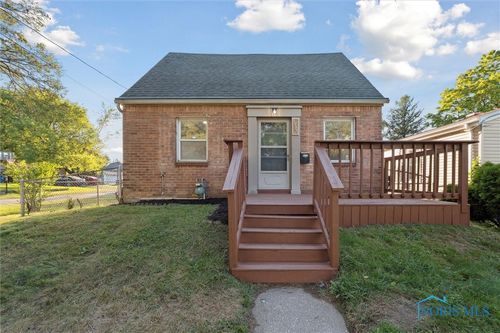 1101 Mackow Dr, Toledo, OH, 43607-3063 | Card Image