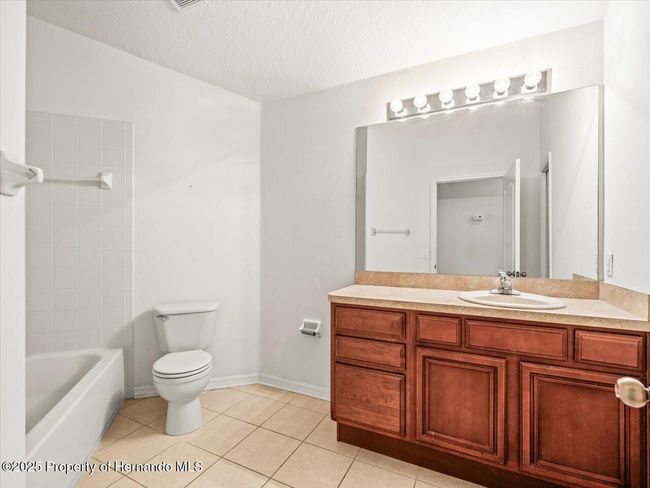 3885 Crossline Dr, House other with 2 bedrooms, 2 bathrooms and null parking in Spring Hill FL | Image 33