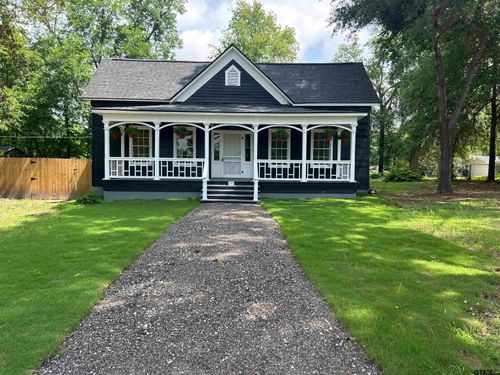 605 E Calvert St, Troup, TX, 75789-2107 | Card Image