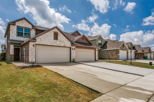4919-4917-4919 Sanger Circle Dr, Sanger, TX, 76266-1555 | Card Image
