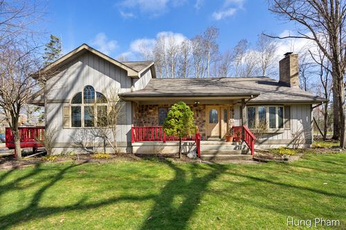 7724 W Lake Dr, Stanwood, MI, 49346-9659 | Card Image