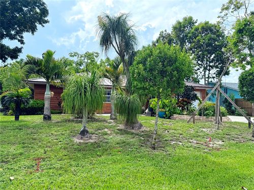 533 Fleming St, SEBASTIAN, FL, 32958-4213 | Card Image