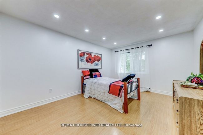 21 - 25 Pebble Byway, Condo with 3 bedrooms, 2 bathrooms and null parking in North York ON | Image 18