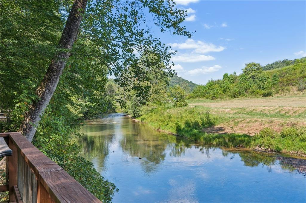 Davis Ln, Ellijay, GA 30540