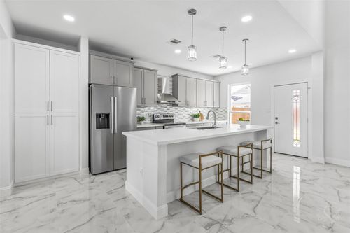 2111 Pinecreek Pass Ln, Katy, TX, 77449-7090 | Card Image