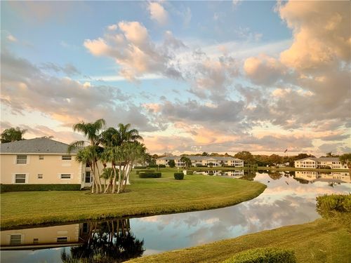 375-375 N Grove Isle Cir, Vero Beach, FL, 32962-8519 | Card Image