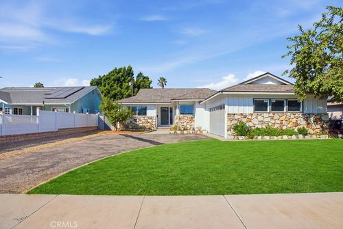 10579 Lev Ave, San Fernando, CA, 91345-2335 | Card Image