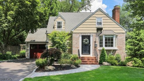 112 Jefferson Ave, Westfield, NJ, 07090-1911 | Card Image