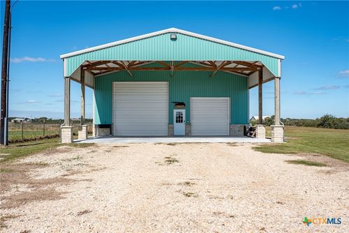 185 E Tiki Dr, Seadrift, TX, 77983-4170 | Card Image