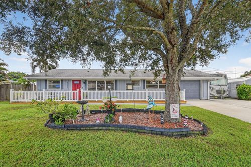 9180 Fountain Rd, Lake Worth, FL, 33467-4736 | Card Image