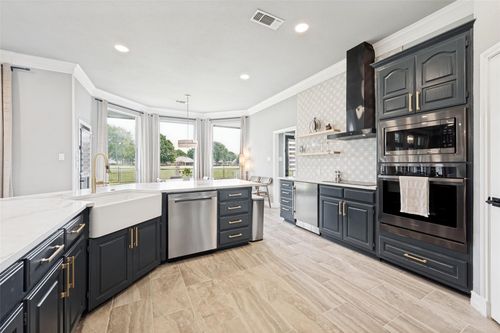 818 Riviera Dr, Mansfield, TX, 76063-3711 | Card Image