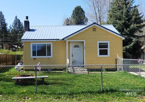 109 S Idaho St, Cascade, ID, 83611-7724 | Card Image