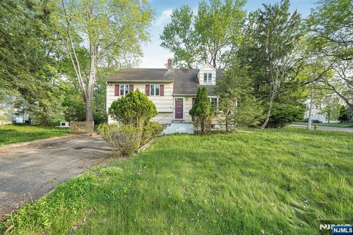 111 Deerfield Rd, Wayne, NJ, 07470-6445 | Card Image