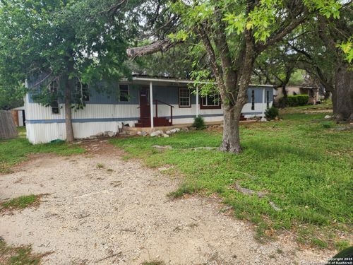 520 Royal Oak Dr, Canyon Lake, TX, 78133-3830 | Card Image