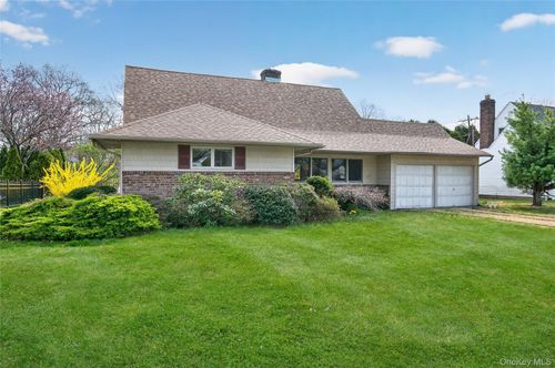 23 Pell Ter, Garden City, NY, 11530-1910 | Card Image