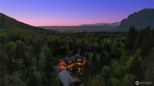 16323 Reserve Dr Se, North Bend, WA, 98045-9150 | Card Image
