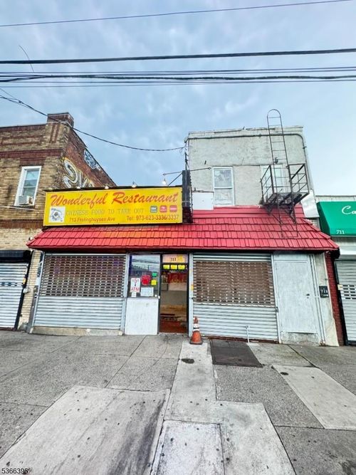 713 Frelinghuysen Ave, Newark, NJ, 07114-1304 | Card Image