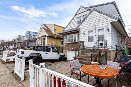 2-16 Crossgate Rd, Jersey City, NJ, 07305-1206 | Card Image