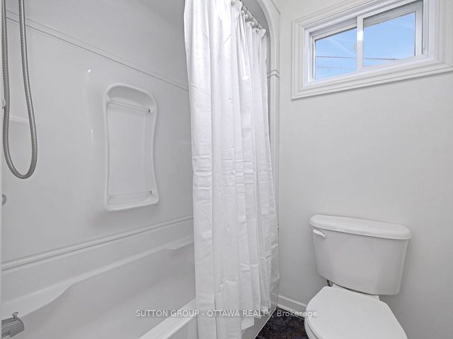 1112 St Germain Cres, House other with 4 bedrooms, 2 bathrooms and 2 parking in Orleans ON | Image 30