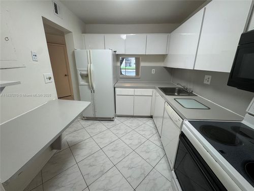 apt-105-8051 Colony Cir S, Tamarac, FL, 33321-3935 | Card Image