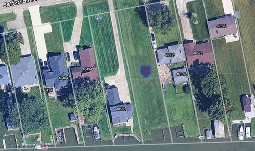 48506 Jefferson Ave, Chesterfield, MI, 48047-2210 | Card Image
