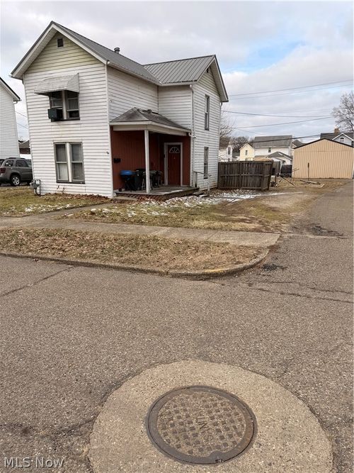 355 S 10th St, Coshocton, OH, 43812-2155 | Card Image