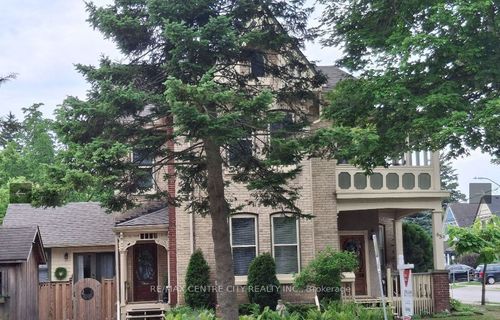 {{alt}} | Card Image