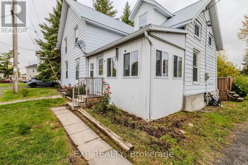 12 Ash St, Newington, ON, K0C1Y0 | Card Image