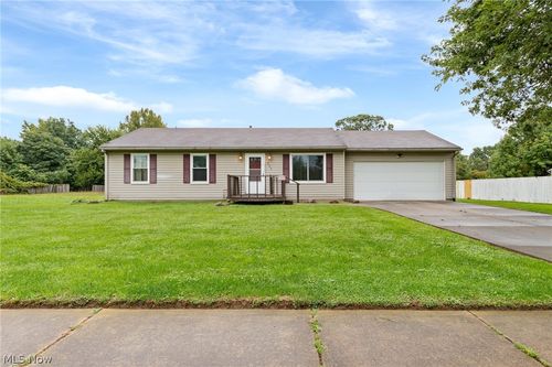 289 Elson Ave, Barberton, OH, 44203-4044 | Card Image