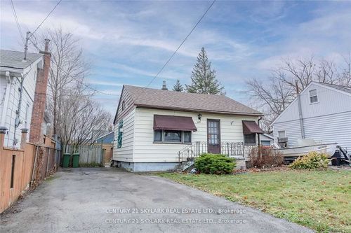 152 Selkirk Ave, Hamilton, ON, L8H5M2 | Card Image