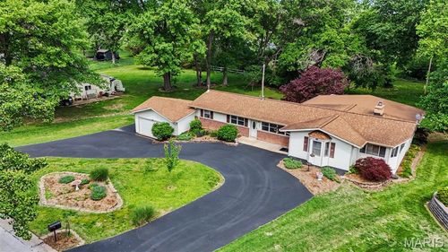 282 Geremma Dr, Ballwin, MO, 63011-3334 | Card Image