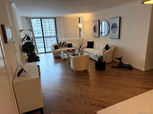 12-f-1 Bay Club Drive, New York, NY, 11360 | Card Image