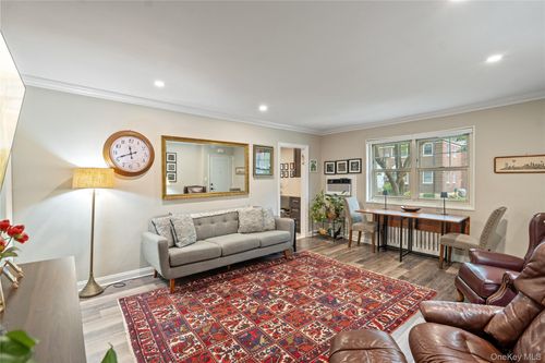 1-1149-251 61st Ave, Little Neck, NY, 11362-2429 | Card Image