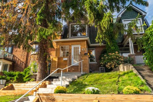 42 Indian Rd, Toronto, ON, M6R2T9 | Card Image