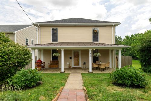 832 Grayson Ave, Waynesboro, VA, 22980-6035 | Card Image